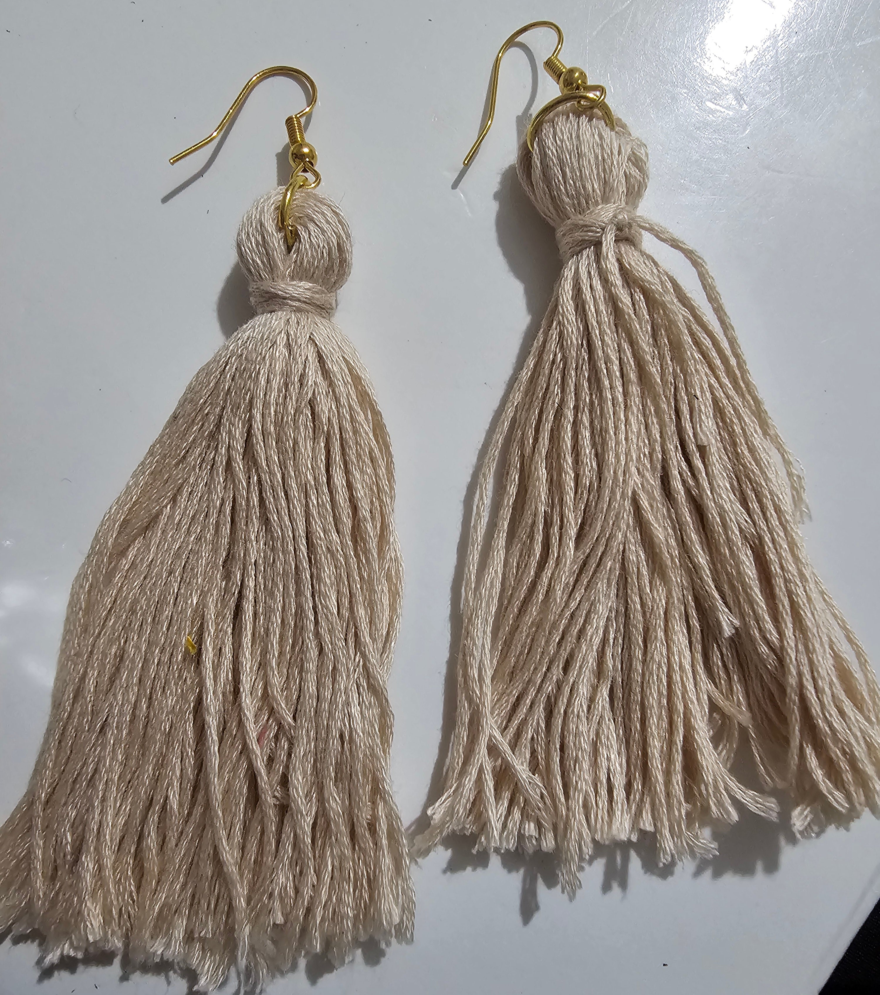 Nude Hassel Tassel Earrings
